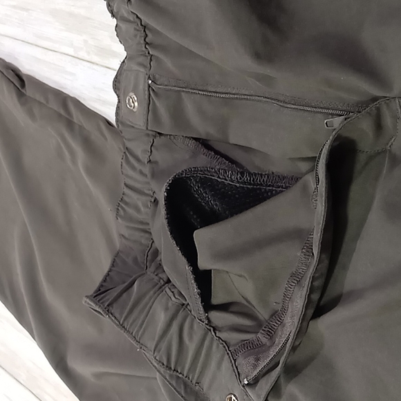 Bugged Exposure Converible Pants to Shorts Size Medium Olive Green - Picture 11 of 15